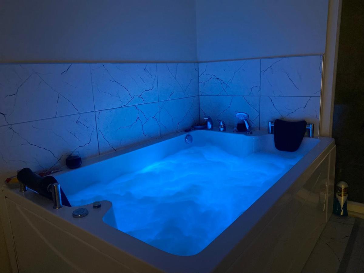 Apartment Nebula Rezidans - Jakuzili